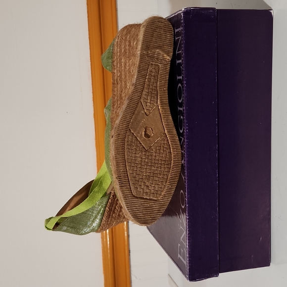 Enzo Angiolini slightly used wedge - Picture 2 of 4